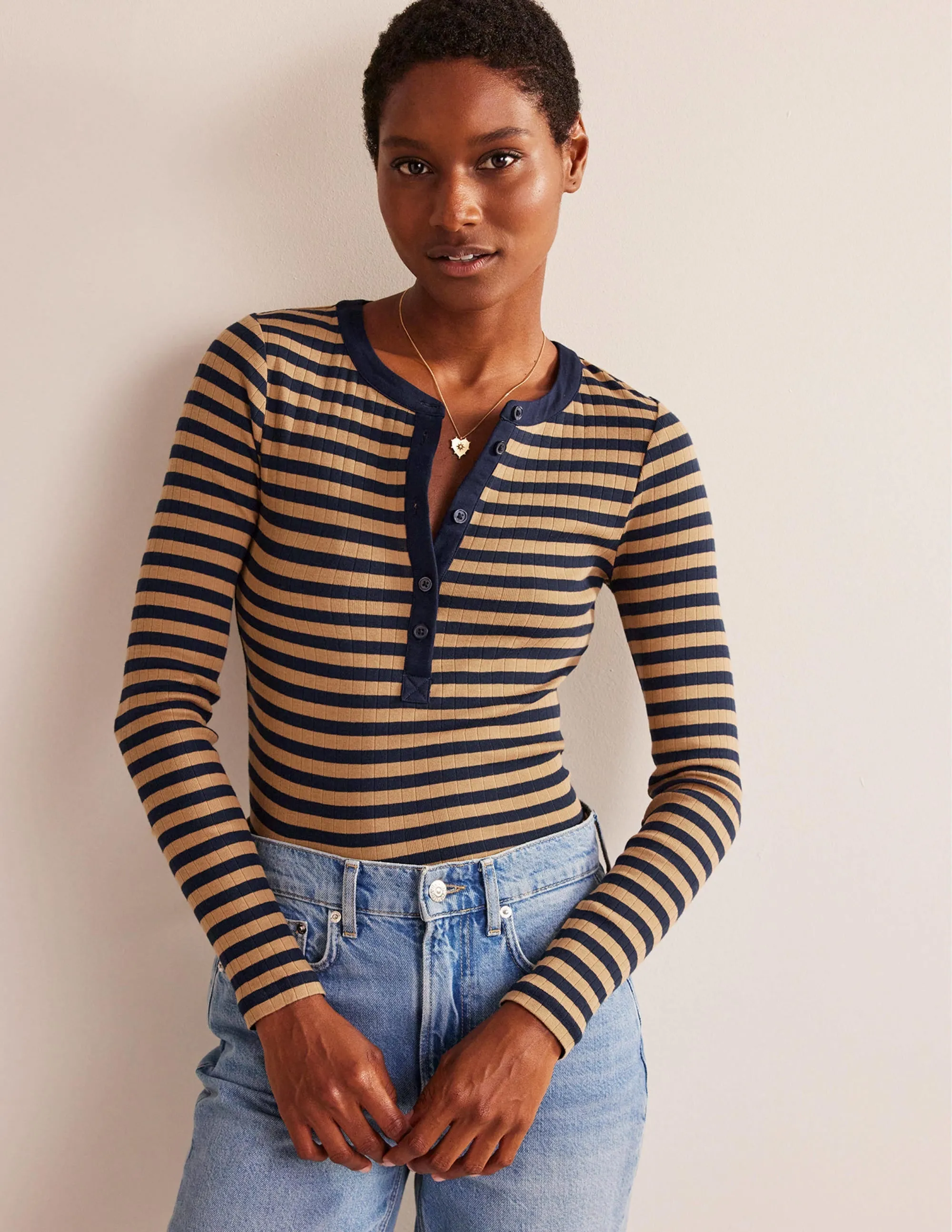 Anna Rib Henley T-Shirt-Navy, Camel